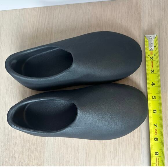 Yeezy Slides Slippers YZY SL-01 Black Size 4 - New - Picture 5 of 11